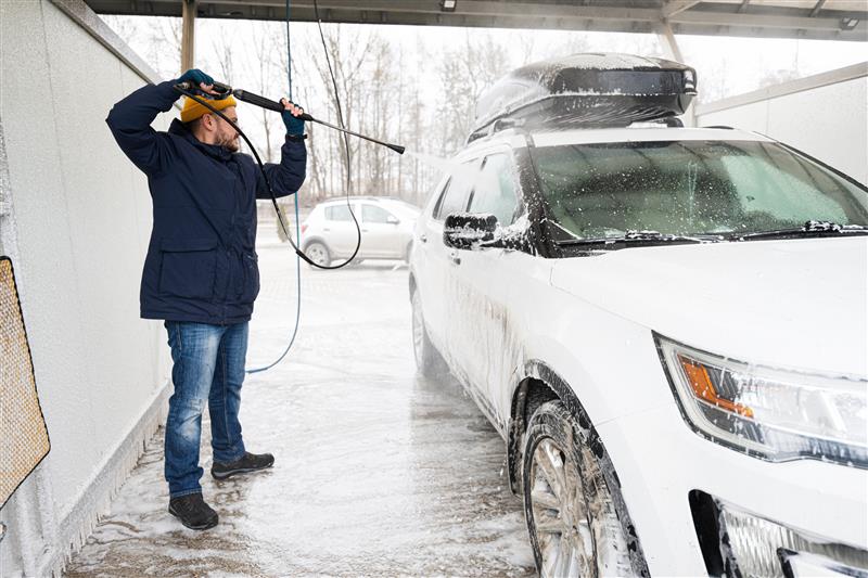 How to Wash a Car in Winter Without Freezing: Expert Tips