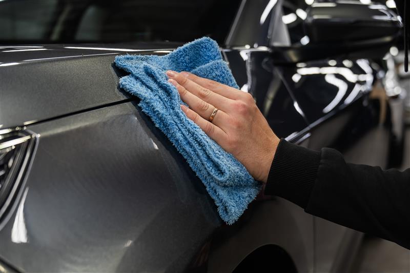 How to Do a Waterless or Rinseless Car Wash Without Swirl Marks