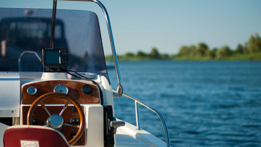 How to Clean a Glass Boat Windscreen